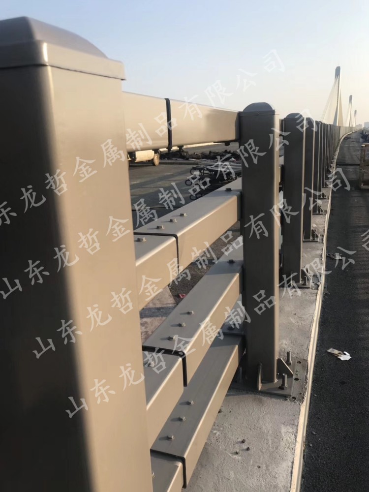 江西防撞護欄工程案例 江西防撞護欄工程案例